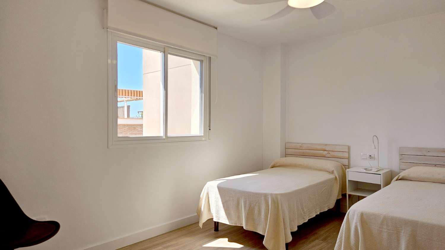 3 slaapkamer Flat te huur in La Herradura met garage - € 1.300 (Ref: 10088940)
