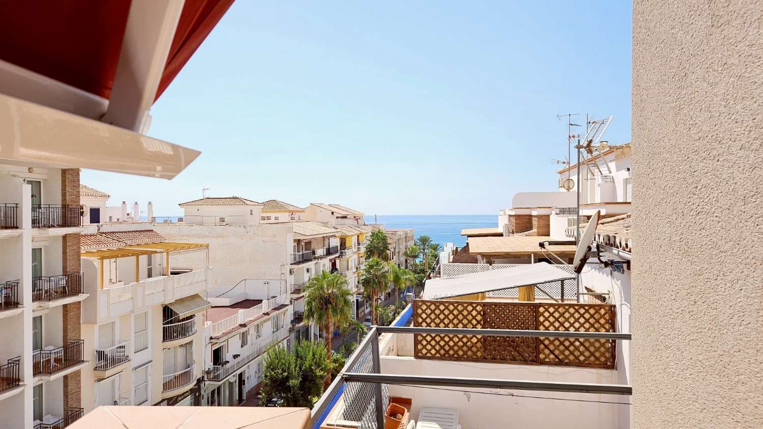 3 slaapkamer Flat te huur in La Herradura met garage - € 1.300 (Ref: 10088940)