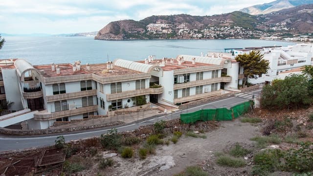 Rakentamaton maa myytävänä paikassa Almuñécar - 1 100 000 € (Ref: 6404434)