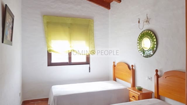 5 bedroom Villa for sale in Almuñécar with pool - € 750,000 (Ref: 7086187)