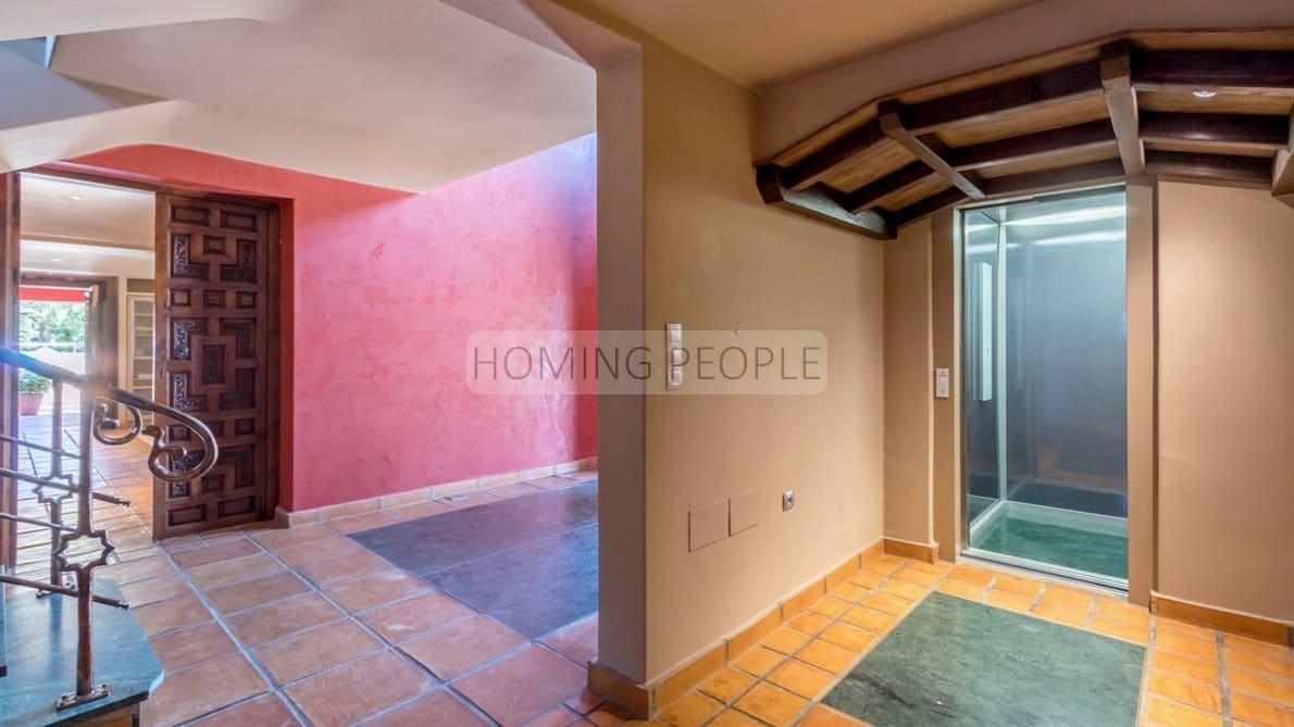 5 bedroom Villa for sale in Almunecar with pool - € 1,400,000 (Ref: 7622605)