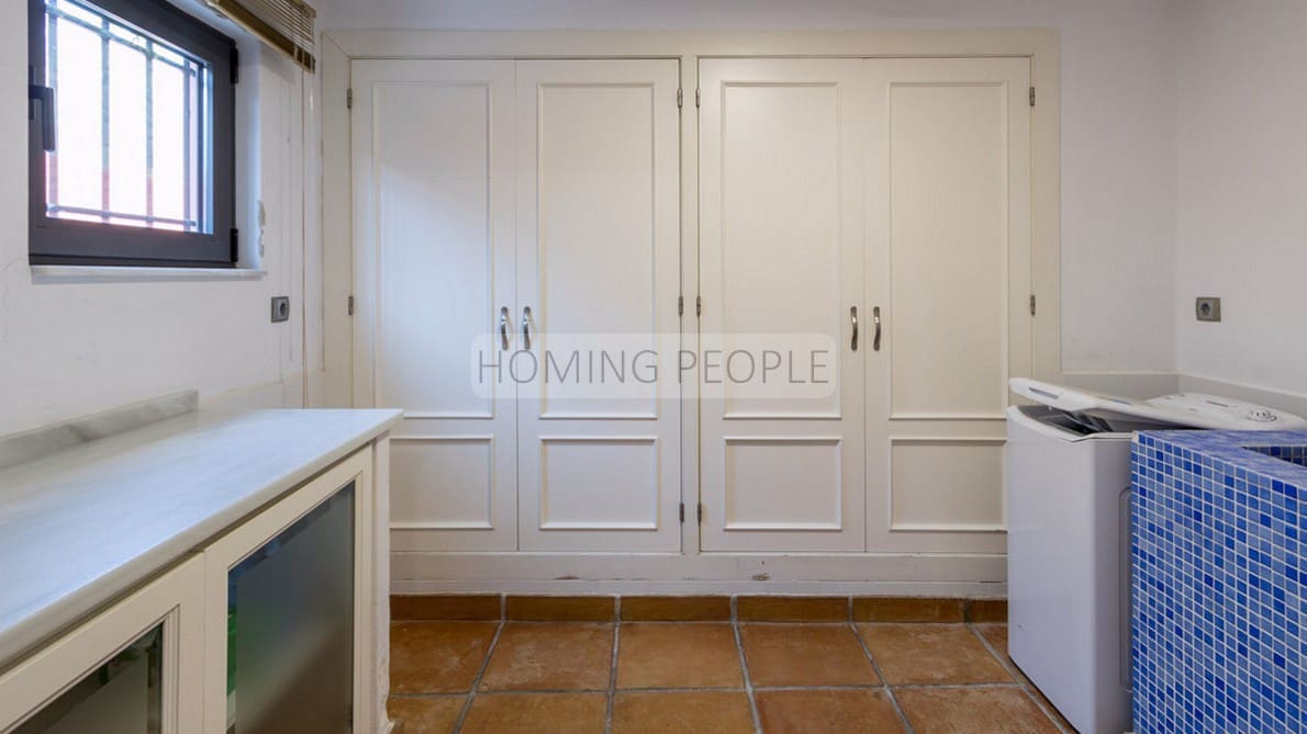 5 bedroom Villa for sale in Almunecar with pool - € 1,400,000 (Ref: 7622605)