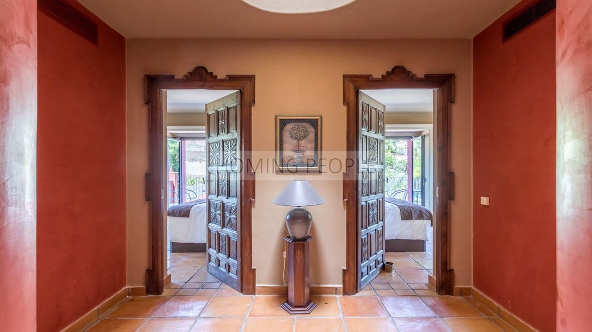 5 bedroom Villa for sale in Almunecar with pool - € 1,400,000 (Ref: 7622605)