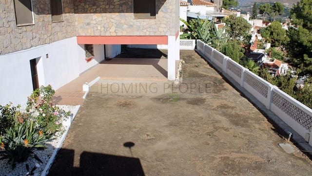 6 bedroom Villa for sale in Almuñécar - € 650,000 (Ref: 8338285)