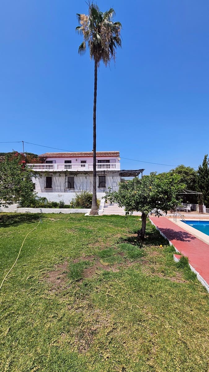 5 quarto Casa em Banda para arrendar em Almunecar com piscina - 2 300 € (Ref: 9395779)