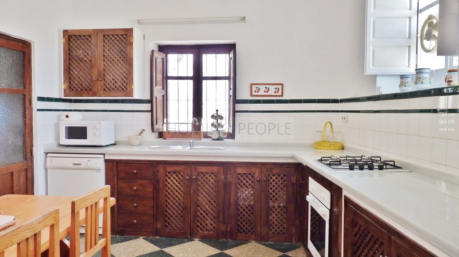 5 quarto Casa em Banda para arrendar em Almunecar com piscina - 2 300 € (Ref: 9395779)