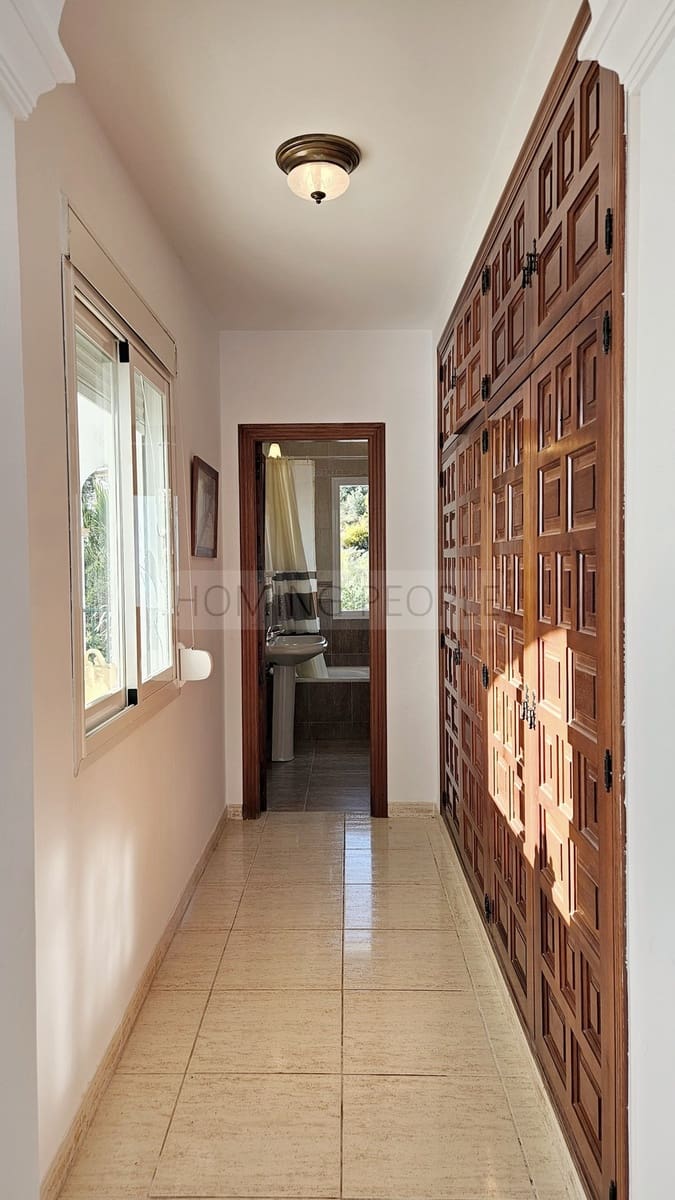 5 Zimmer Villa zu vermieten in Alcaucin mit Pool - 1.700 € (Ref: 9400516)