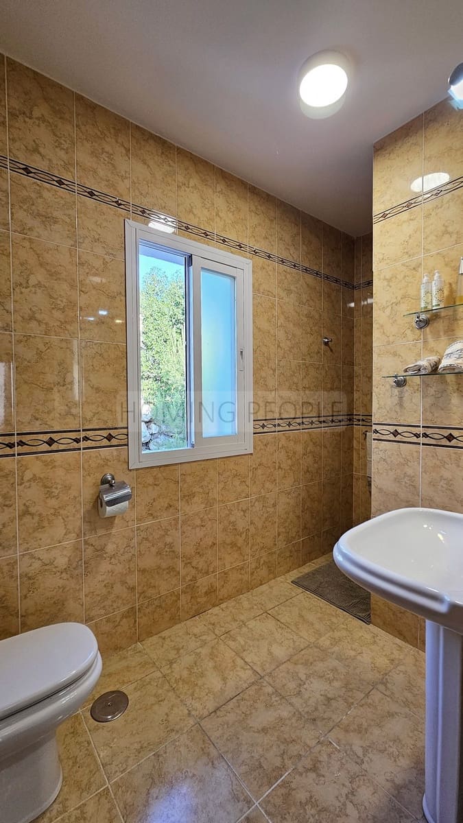 5 Zimmer Villa zu vermieten in Alcaucin mit Pool - 1.700 € (Ref: 9400516)