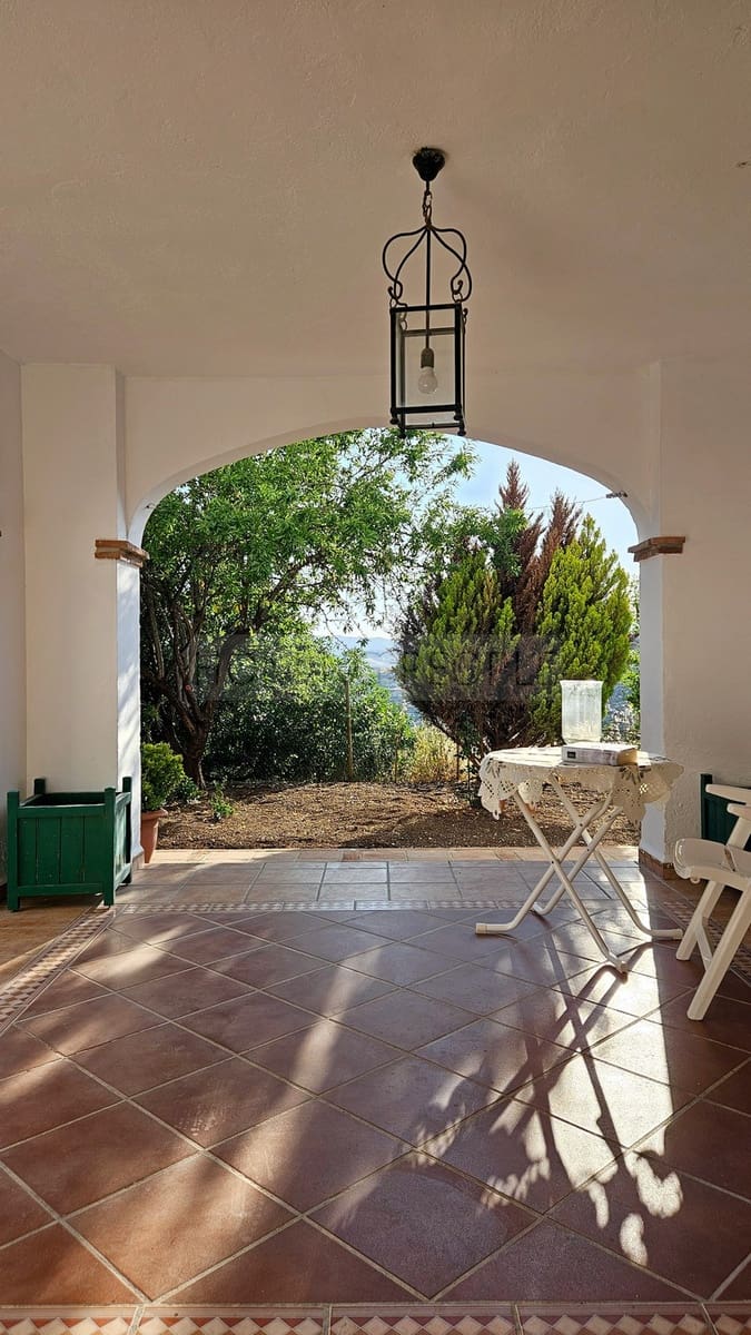 5 Zimmer Villa zu vermieten in Alcaucin mit Pool - 1.700 € (Ref: 9400516)