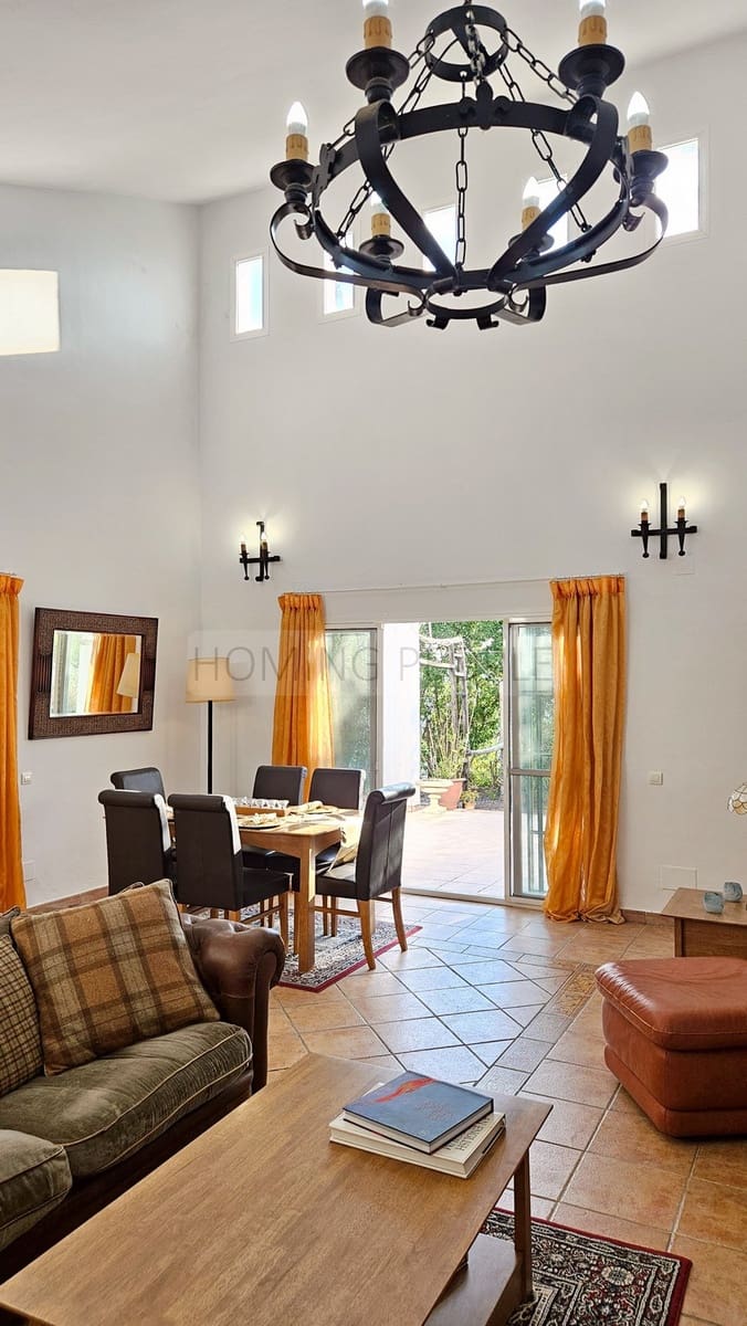 5 Zimmer Villa zu vermieten in Alcaucin mit Pool - 1.700 € (Ref: 9400516)