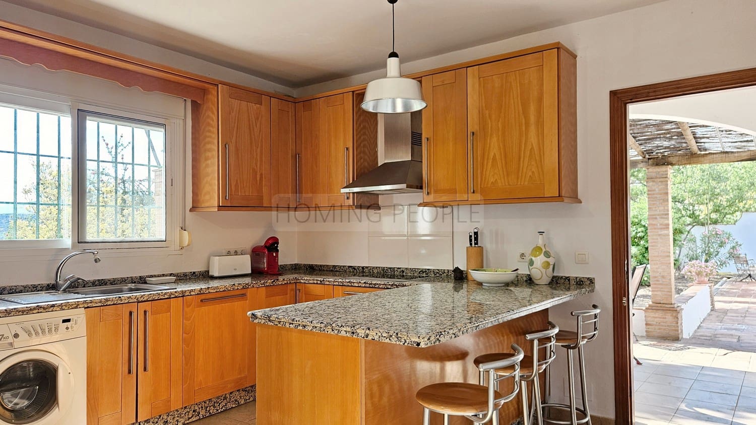 5 Zimmer Villa zu vermieten in Alcaucin mit Pool - 1.700 € (Ref: 9400516)