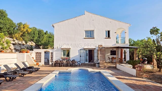 5 Zimmer Villa zu vermieten in Alcaucín mit Pool - 1.700 € (Ref: 9400516)