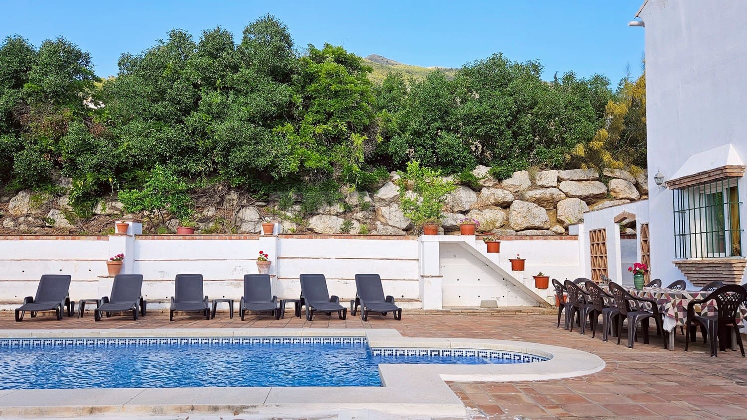 5 Zimmer Villa zu vermieten in Alcaucin mit Pool - 1.700 € (Ref: 9400516)