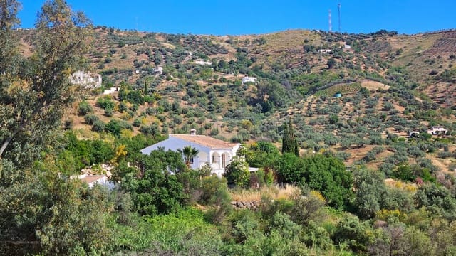 5 Zimmer Villa zu vermieten in Alcaucín mit Pool - 1.700 € (Ref: 9400516)