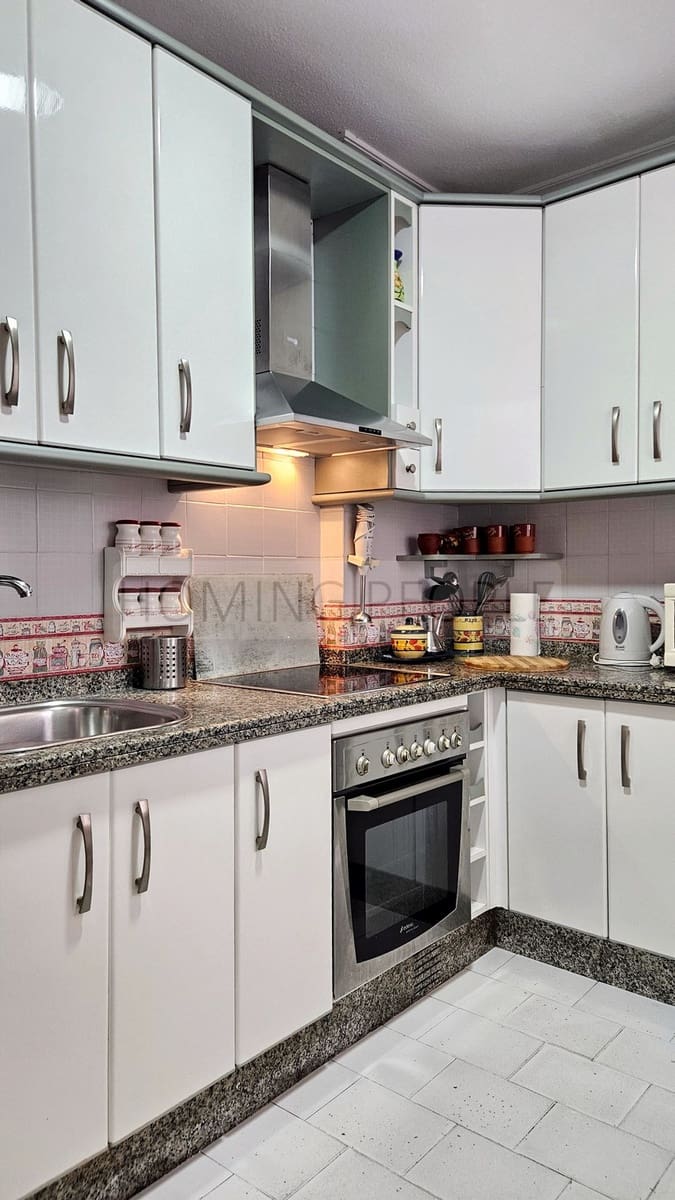 3 soverom Leilighet til leie i Almunecar med svømmebasseng - € 1 000 (Ref: 9426938)