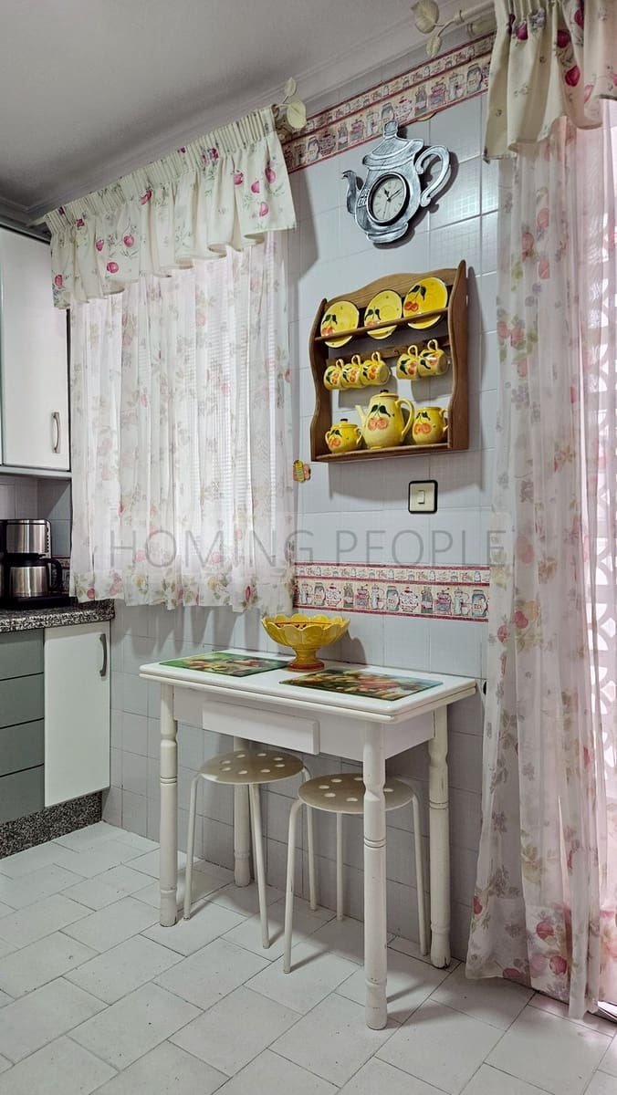 3 soverom Leilighet til leie i Almunecar med svømmebasseng - € 1 000 (Ref: 9426938)