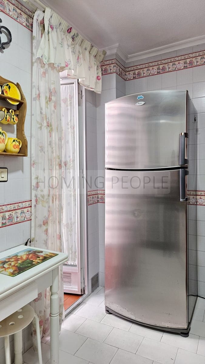 3 soverom Leilighet til leie i Almunecar med svømmebasseng - € 1 000 (Ref: 9426938)