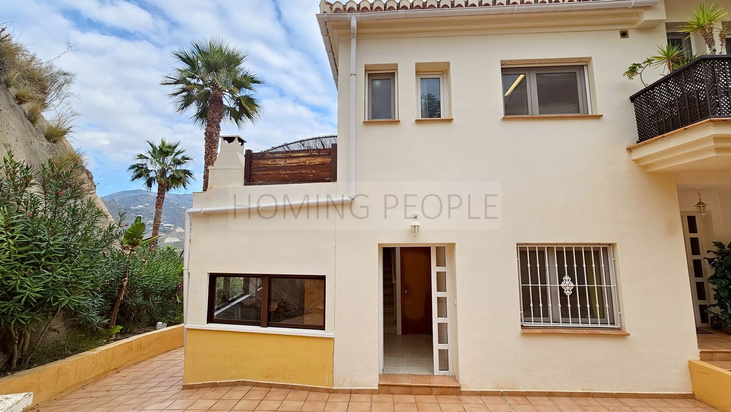 2 quarto Apartamento para arrendar em Almunecar com piscina garagem - 1 200 € (Ref: 9451983)