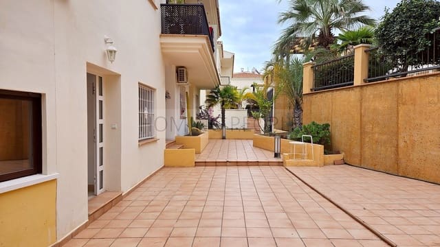 2 bedroom Flat for rent in Almuñécar with pool garage - € 1,200 (Ref: 9451983)