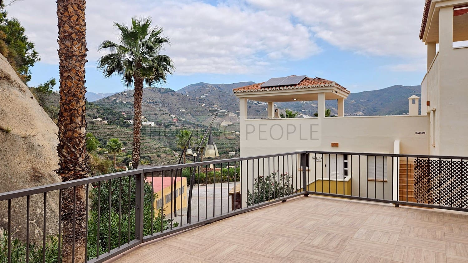 2 quarto Apartamento para arrendar em Almunecar com piscina garagem - 1 200 € (Ref: 9451983)