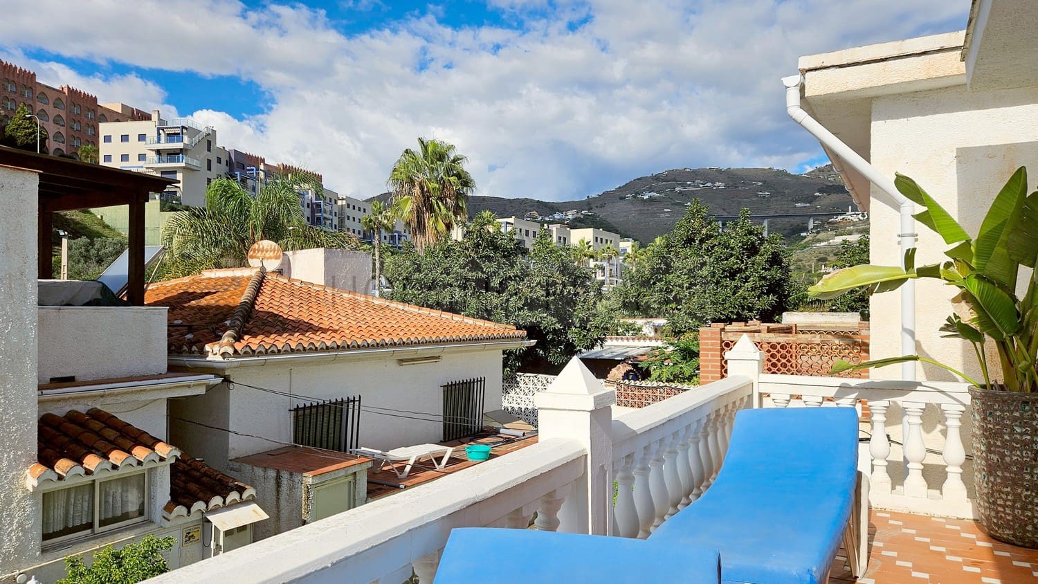 Apartamento de 2 habitaciones en Almuñécar en alquiler - 900 € (Ref: 9540887)