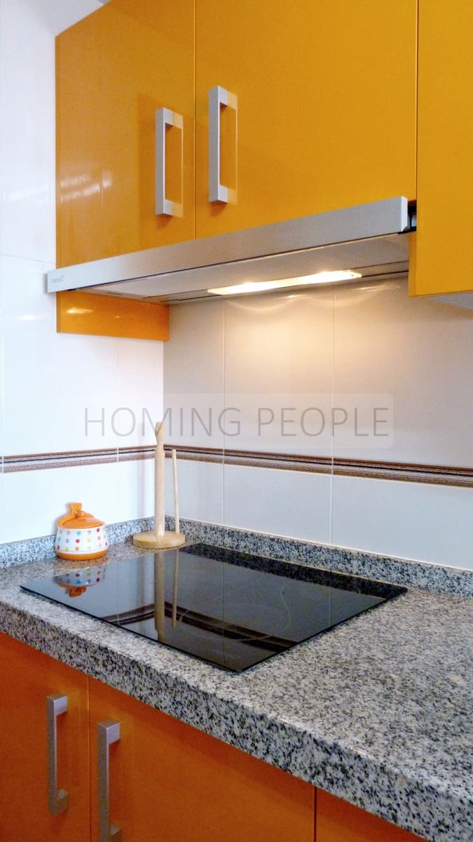 2 bedroom Beach Apartment for rent in La Herradura - € 800 (Ref: 9561379)