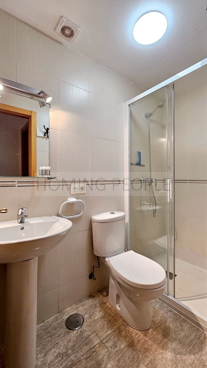 2 bedroom Beach Apartment for rent in La Herradura - € 800 (Ref: 9561379)