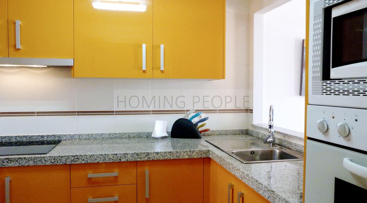 2 bedroom Beach Apartment for rent in La Herradura - € 800 (Ref: 9561379)