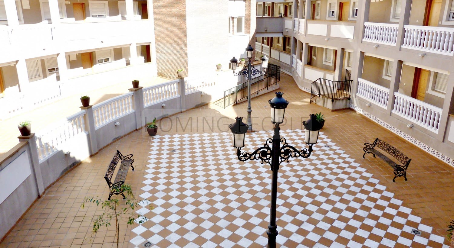 2 bedroom Beach Apartment for rent in La Herradura - € 800 (Ref: 9561379)