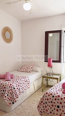 3 bedroom Penthouse for rent in La Herradura, Almuñécar with garage - € 1,500 (Ref: 9615176)