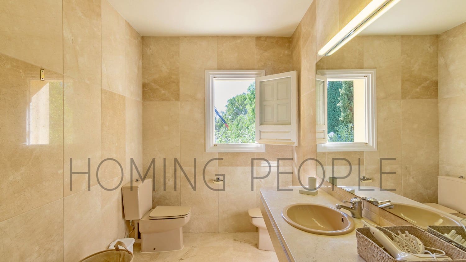 5 bedroom Villa for rent in La Herradura with pool - € 5,000 (Ref: 9719684)