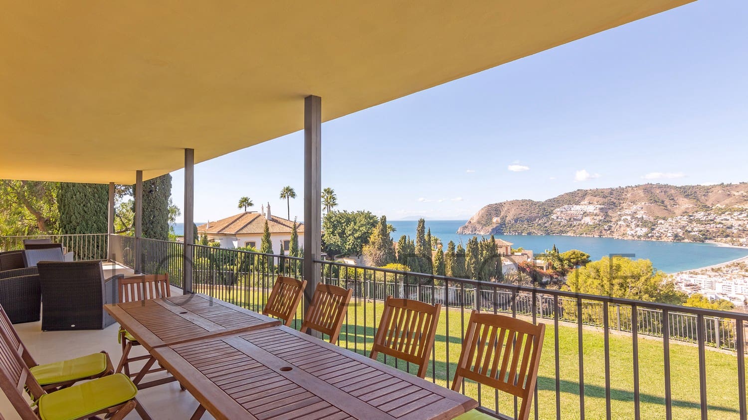 5 bedroom Villa for rent in La Herradura with pool - € 5,000 (Ref: 9719684)