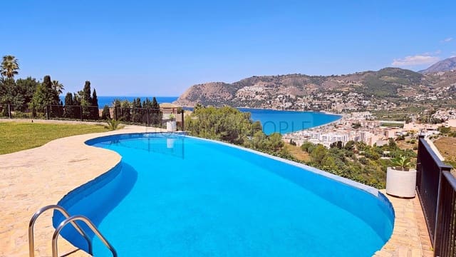 Chalet de 5 habitaciones en La Herradura, Almuñécar en alquiler con piscina garaje - 5.000 € (Ref: 9719684)
