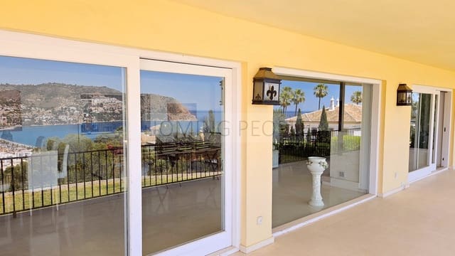Chalet de 5 habitaciones en La Herradura, Almuñécar en alquiler con piscina garaje - 5.000 € (Ref: 9719684)