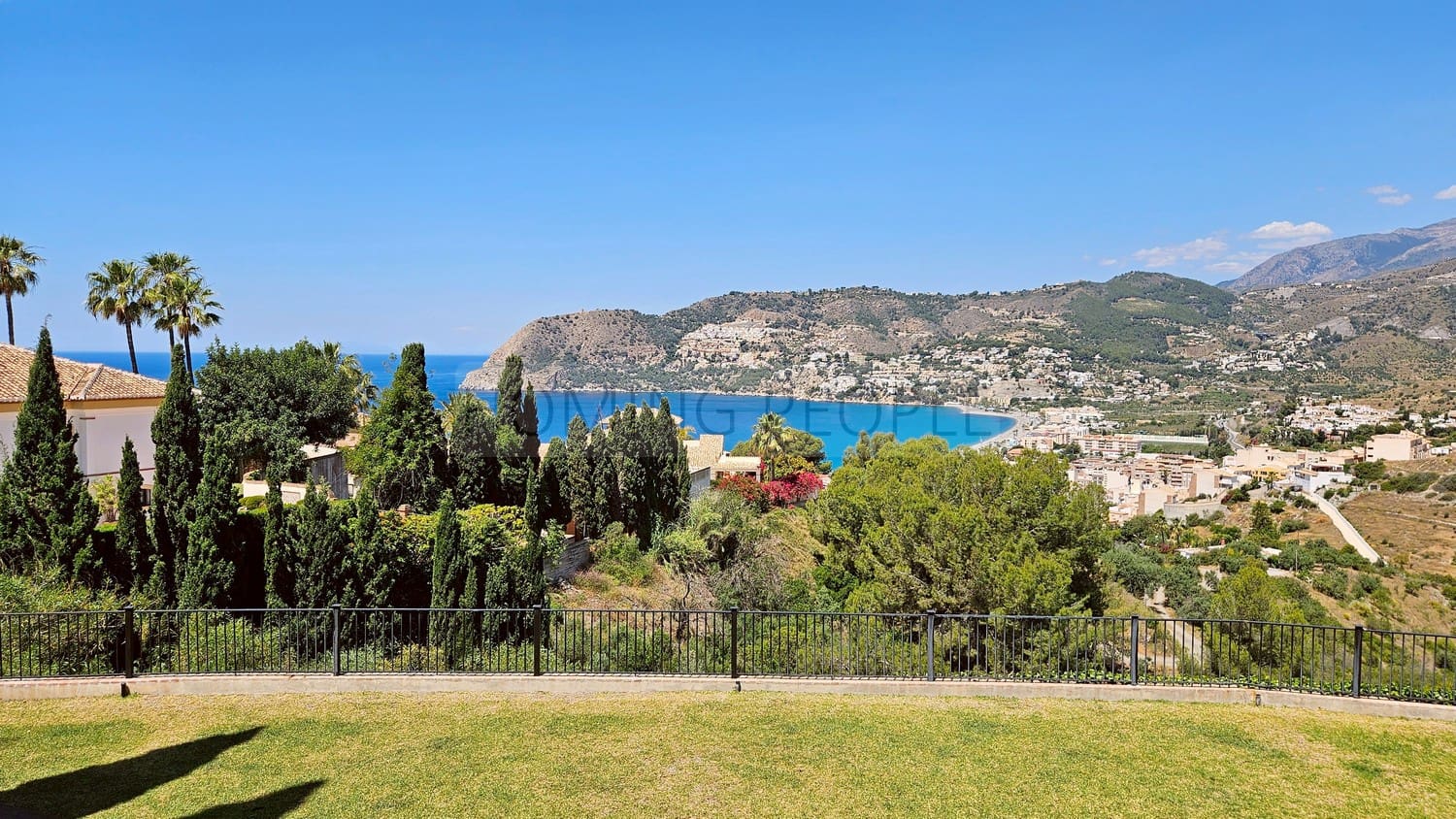 5 bedroom Villa for rent in La Herradura with pool garage - € 5,000 (Ref: 9719684)