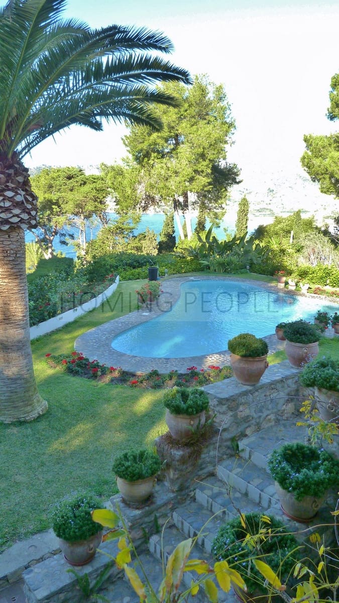 4 bedroom Villa for rent in La Herradura with pool garage - € 3,000 (Ref: 9719685)