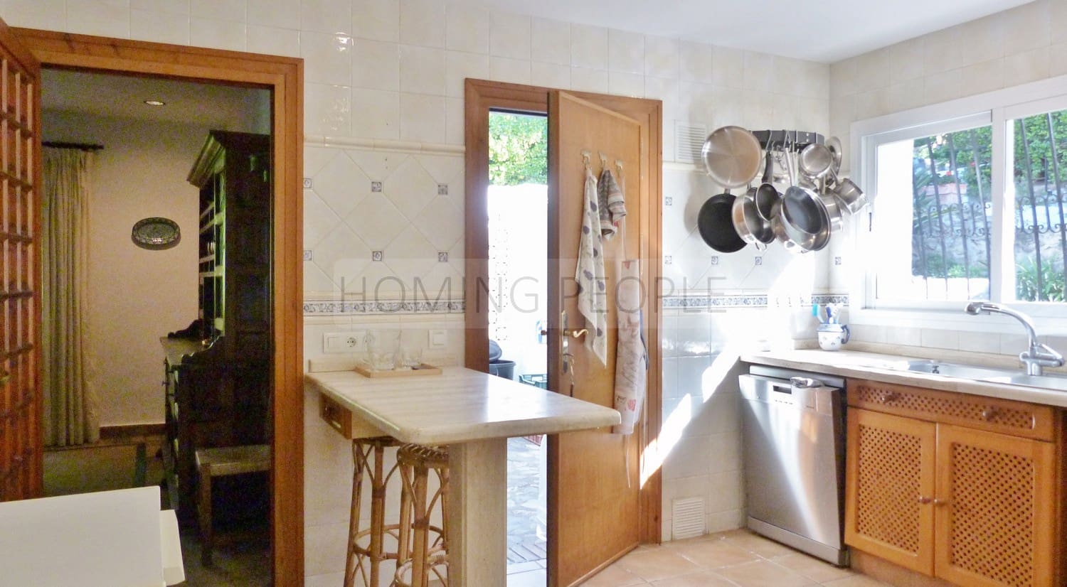 4 bedroom Villa for rent in La Herradura with pool garage - € 3,000 (Ref: 9719685)