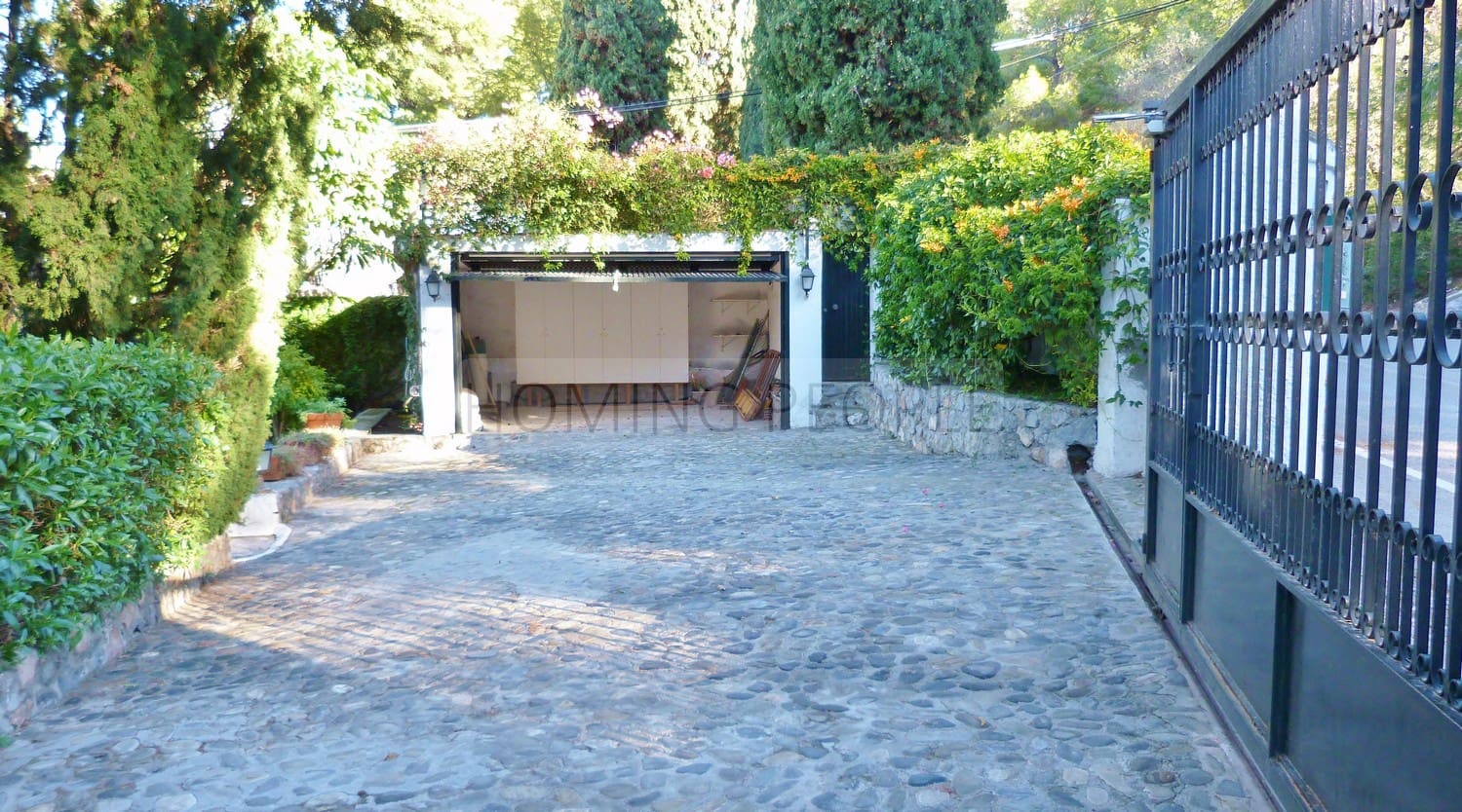 4 bedroom Villa for rent in La Herradura with pool garage - € 3,000 (Ref: 9719685)