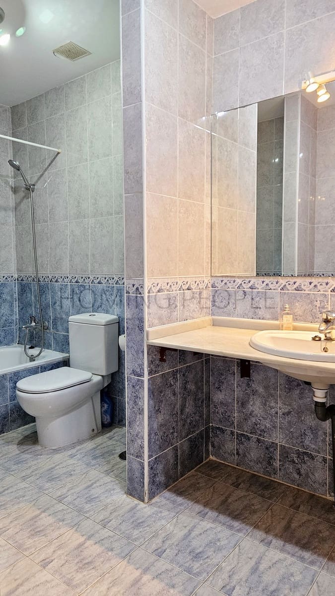 2 makuuhuone Rivitalo vuokrattavana paikassa Cotobro mukana uima-altaan 
autotalli - 900 € (Ref: 9761745)