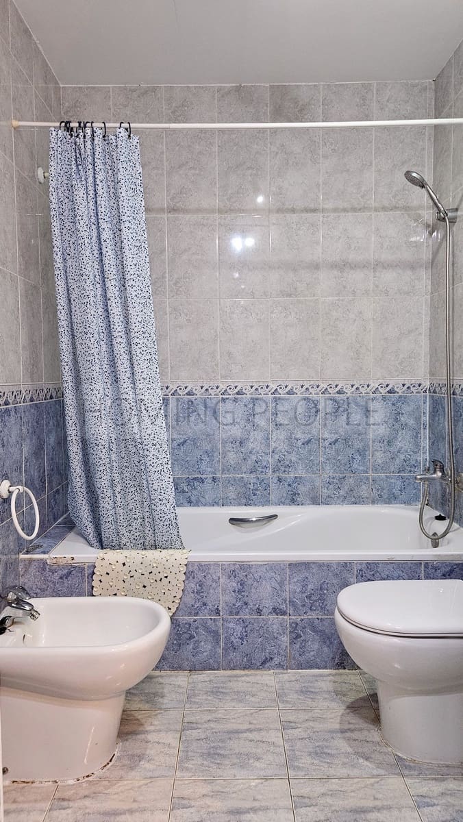 2 makuuhuone Rivitalo vuokrattavana paikassa Cotobro mukana uima-altaan 
autotalli - 900 € (Ref: 9761745)