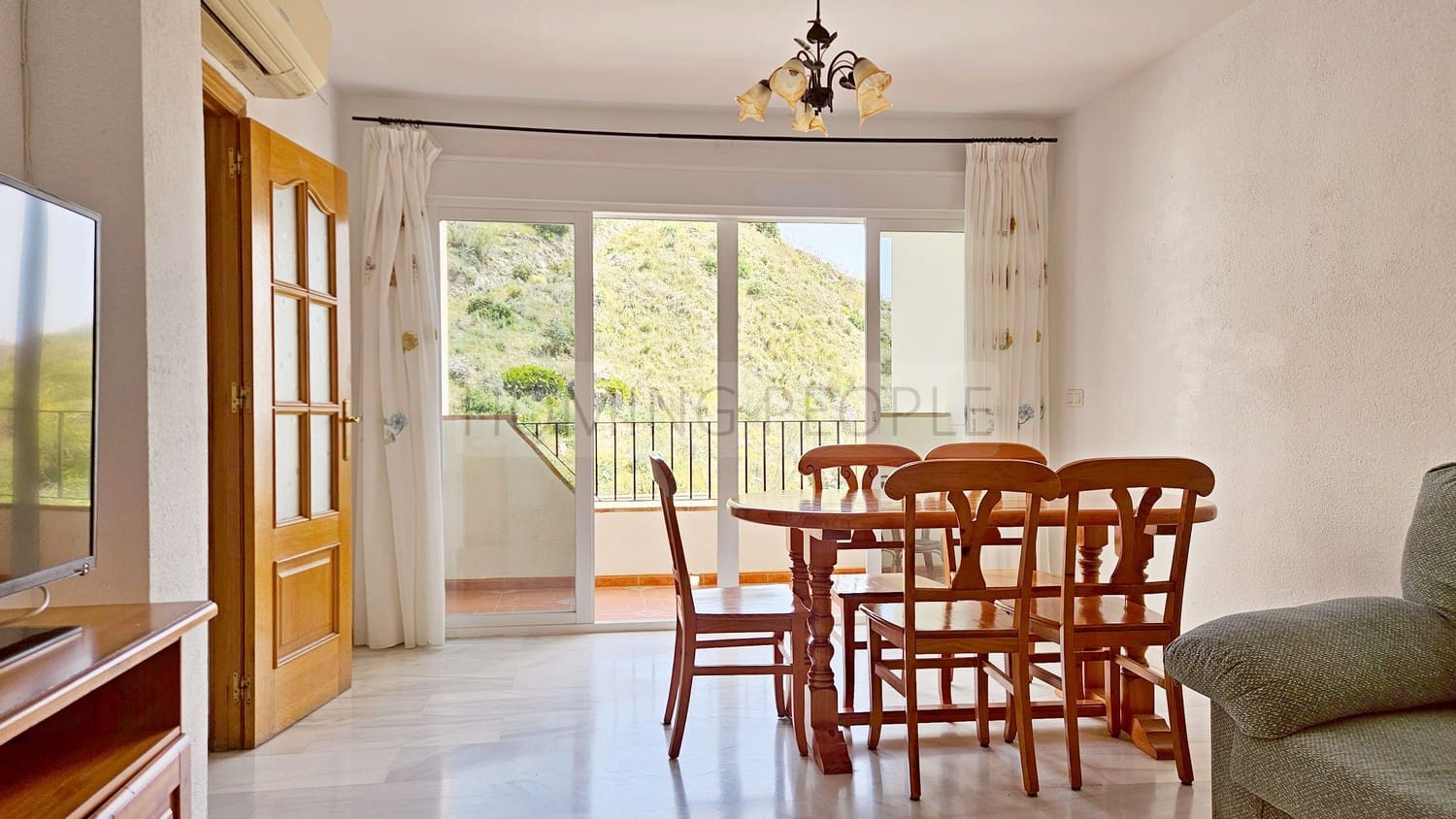 2 makuuhuone Rivitalo vuokrattavana paikassa Cotobro mukana uima-altaan 
autotalli - 900 € (Ref: 9761745)