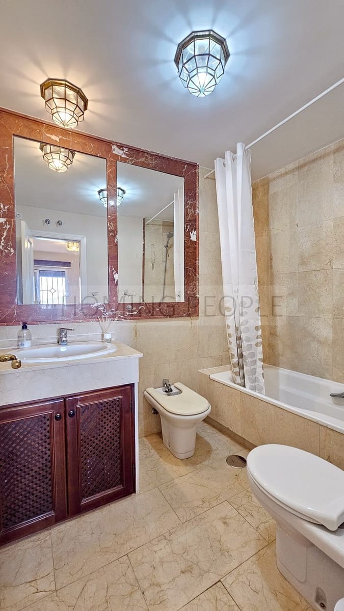 4 makuuhuone Rivitalo vuokrattavana paikassa La Herradura mukana 
autotalli - 1 500 € (Ref: 9770333)