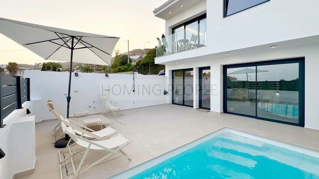 Casa de 2 habitaciones en Almuñécar en alquiler con piscina garaje - 2.000 € (Ref: 9780217)