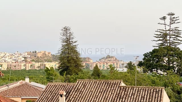 Casa de 2 habitaciones en Almuñécar en alquiler con piscina garaje - 2.000 € (Ref: 9780217)