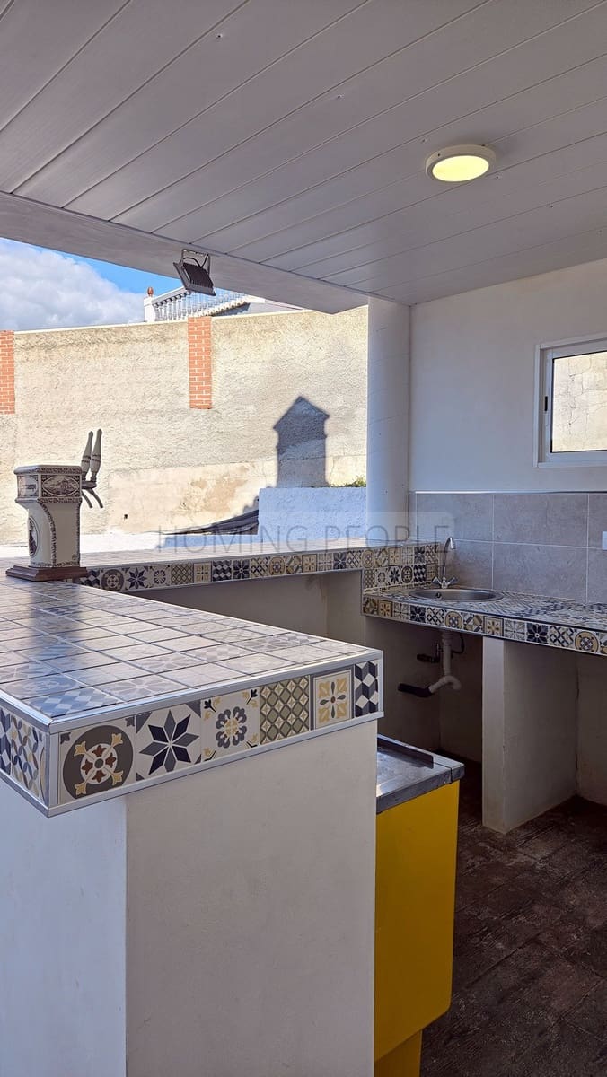 4 bedroom Finca/Country House for rent in La Herradura with pool garage - € 3,500 (Ref: 9780218)