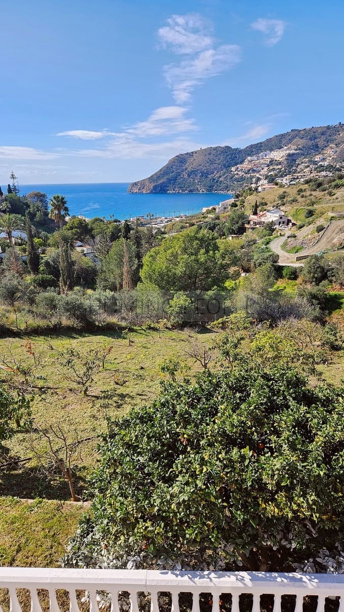 4 bedroom Finca/Country House for rent in La Herradura with pool garage - € 3,500 (Ref: 9780218)