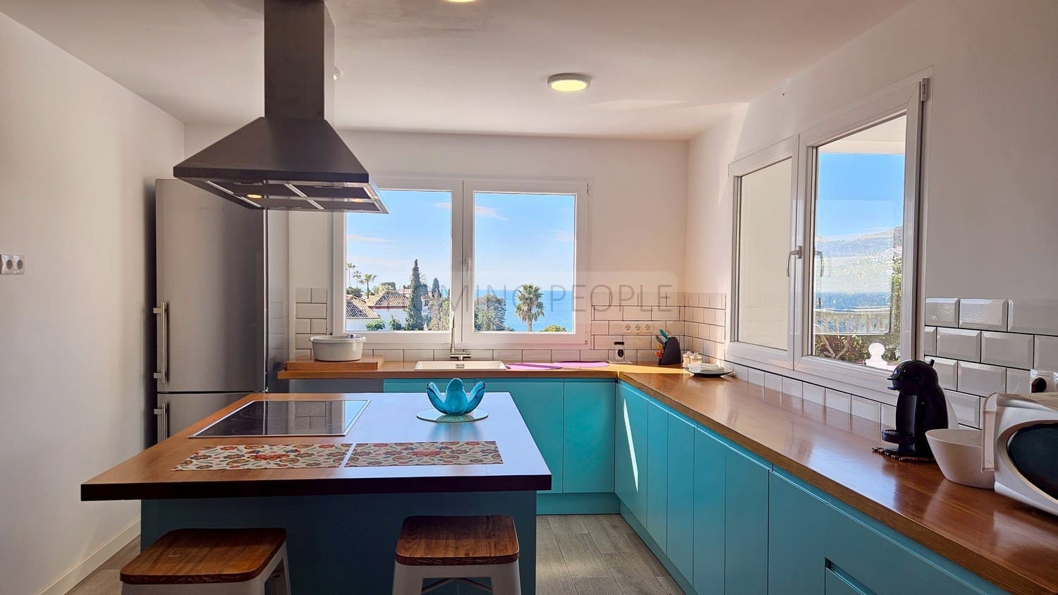 4 bedroom Finca/Country House for rent in La Herradura with pool garage - € 3,500 (Ref: 9780218)