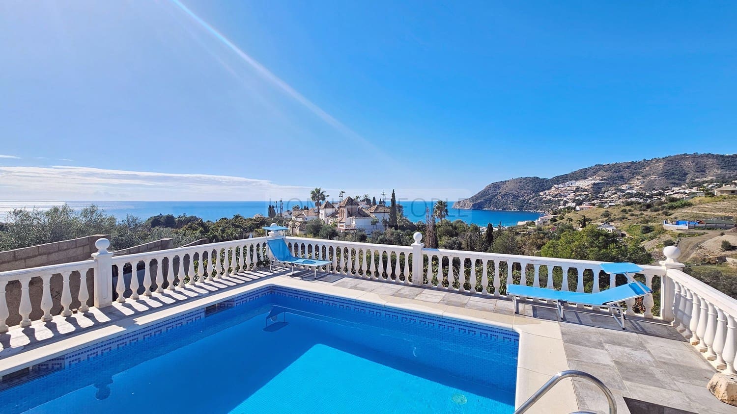 4 bedroom Finca/Country House for rent in La Herradura with pool garage - € 3,500 (Ref: 9780218)