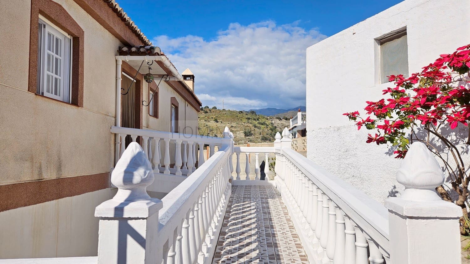 4 bedroom Finca/Country House for rent in La Herradura with pool garage - € 3,500 (Ref: 9780218)