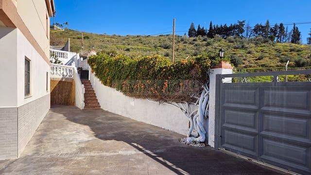 4 bedroom Finca/Country House for rent in La Herradura, Almuñécar with pool garage - € 3,500 (Ref: 9780218)